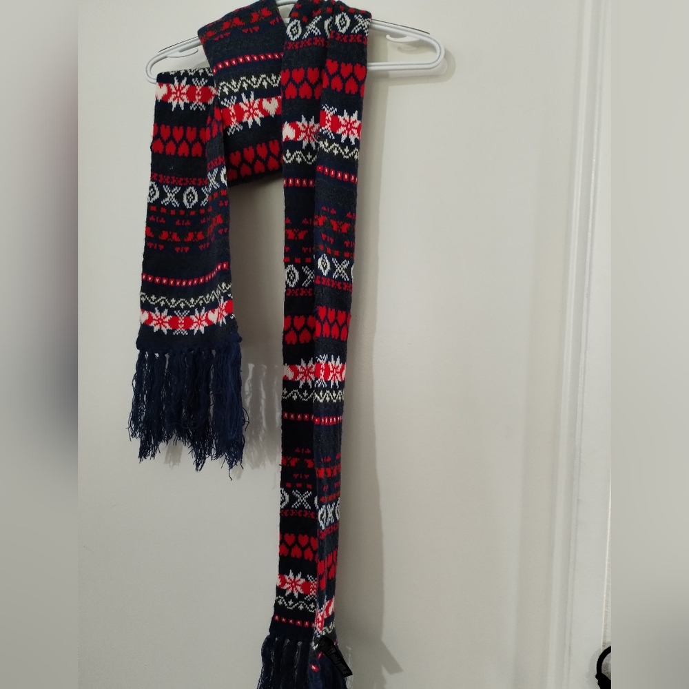 Forever 21 Red, White, and Blue Knit Scarf
